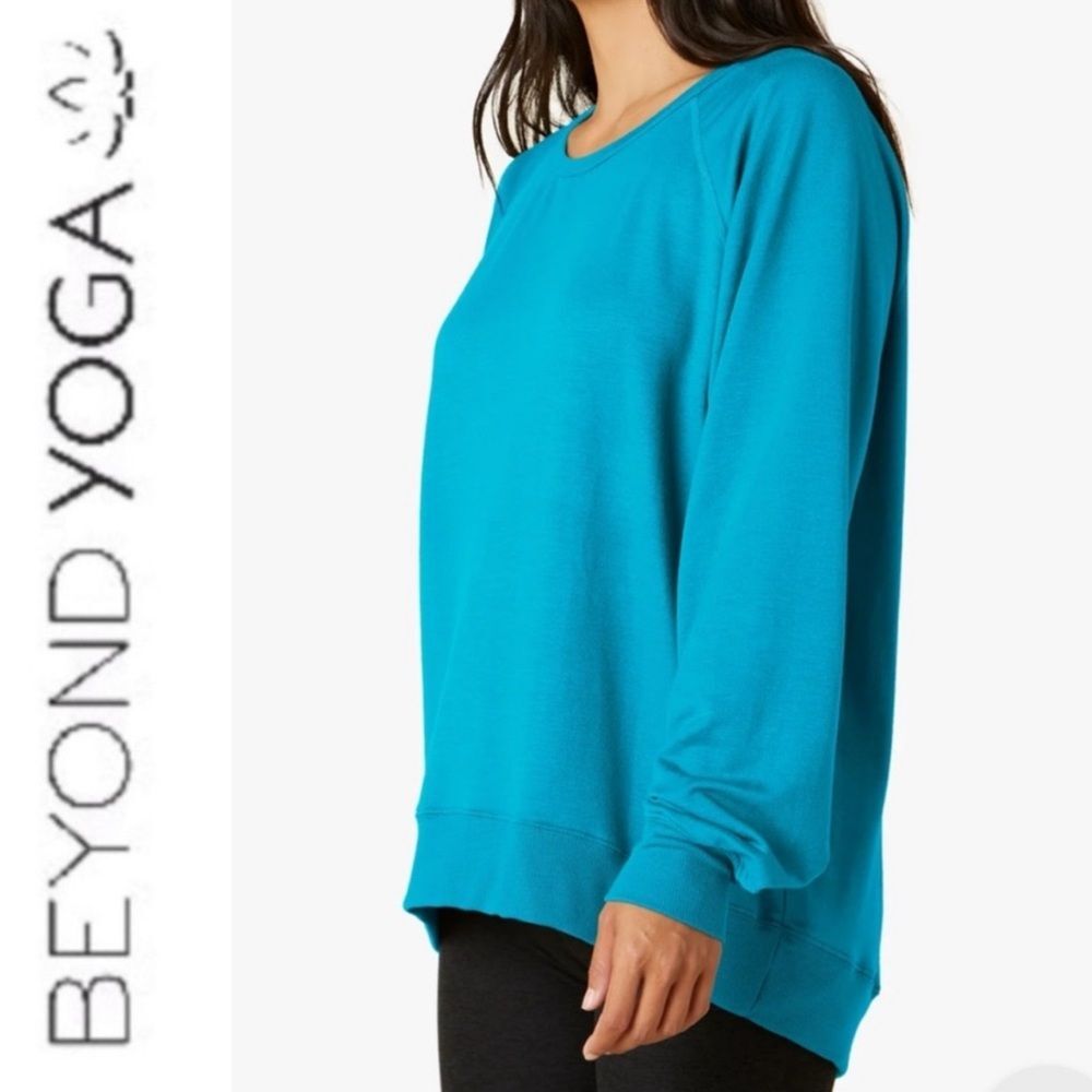 EUC Beyond Yoga Saturday Oversized Hi-Low Pullover in  Blue Glow (turquoise) XS